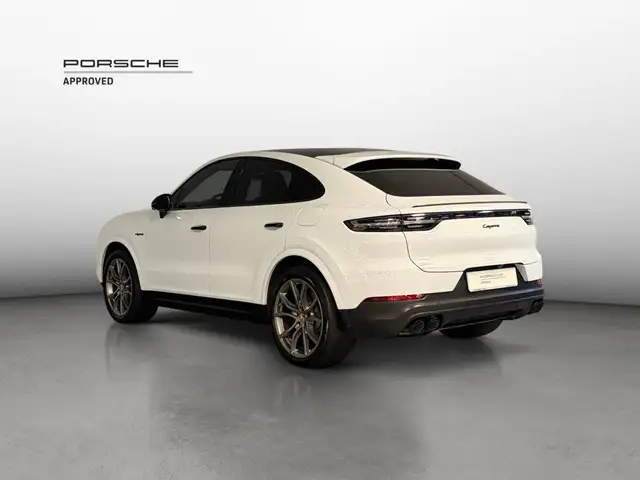 Porsche Cayenne view 3