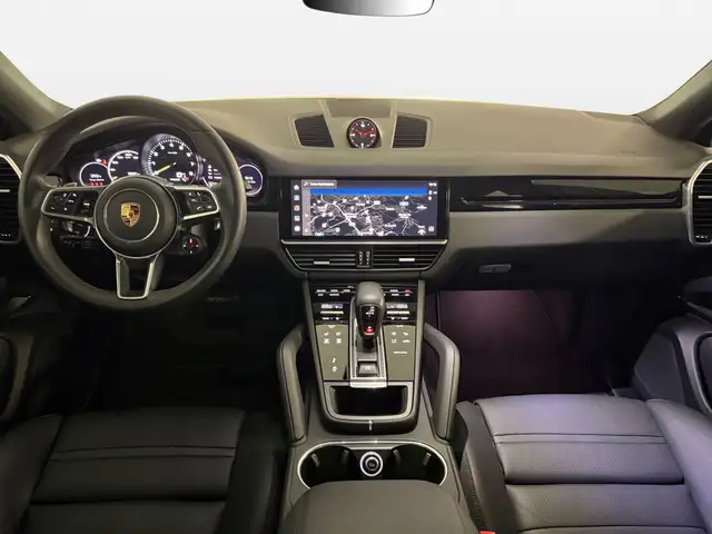 Porsche Cayenne view 11