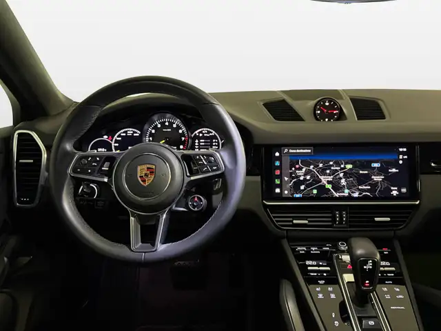 Porsche Cayenne view 12