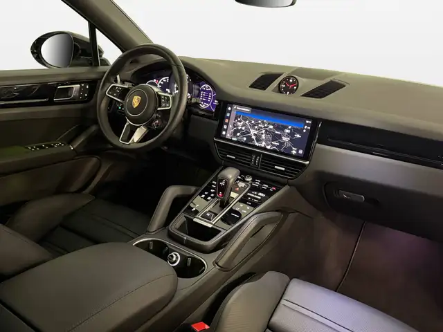 Porsche Cayenne view 10