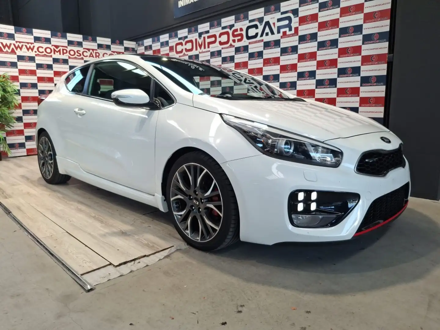 Kia Ceed / cee'd Pro_Cee´d 1.6 T-GDI GT 204 Bianco - 1