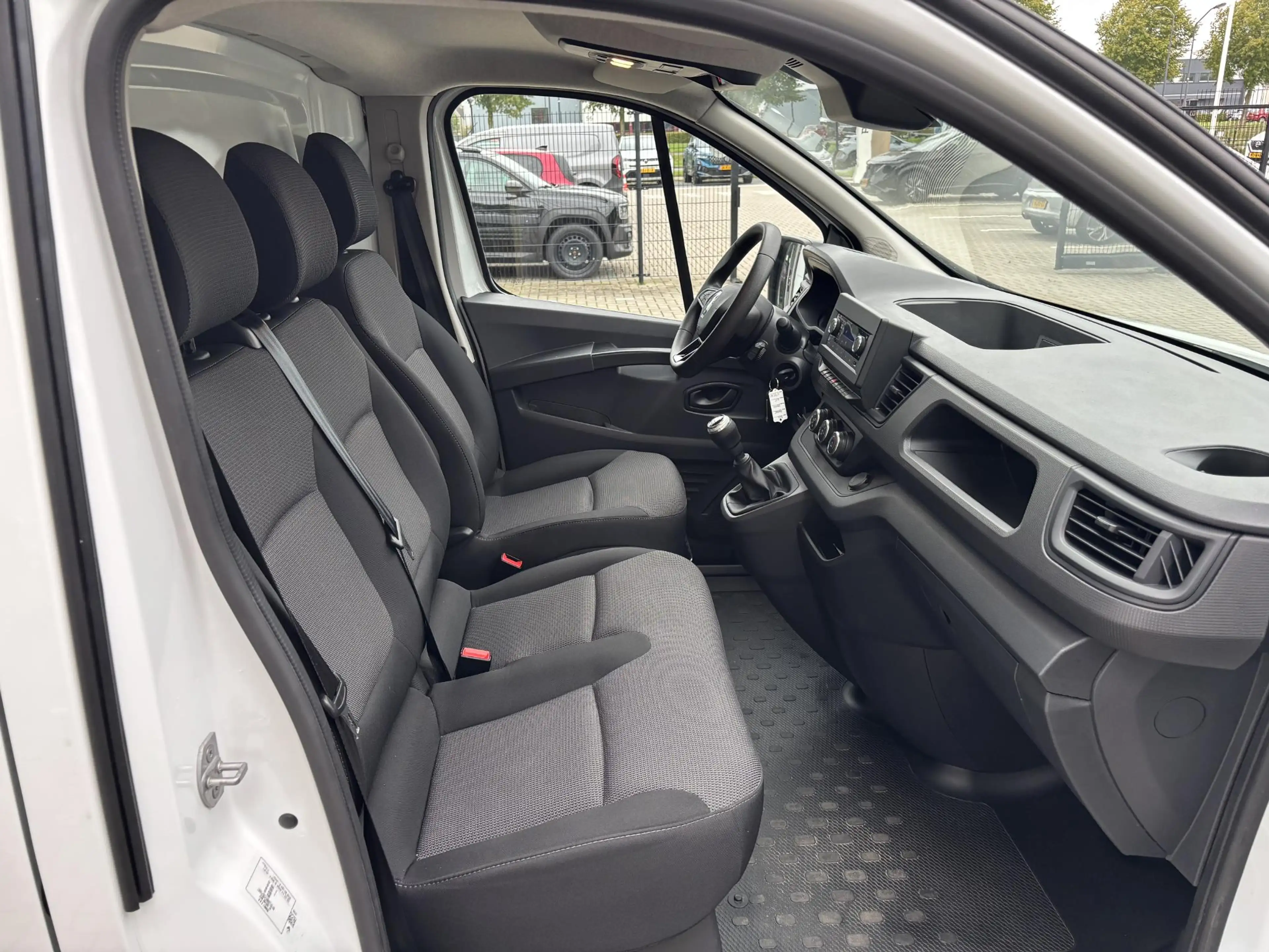 Renault Trafic 2.0 dCi 130 T29 L1H1 Comfort Airco | Betimmering l — photo 6