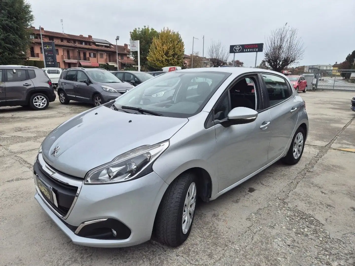 Peugeot 208 1° serie PureTech 68 5 porte Active Argent - 1