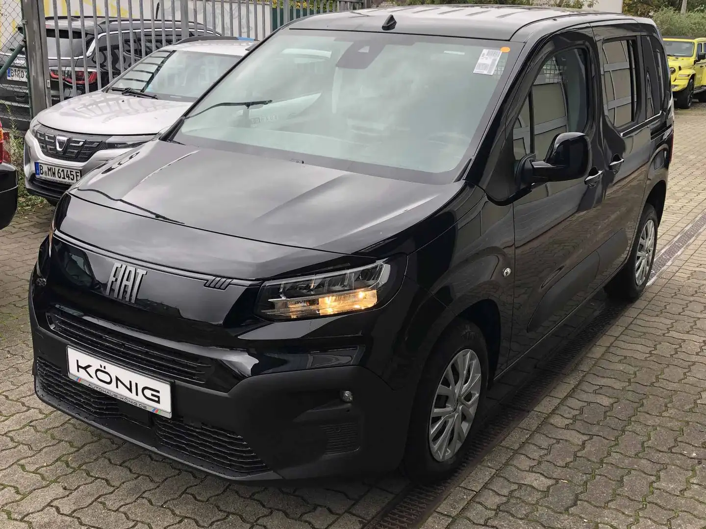 Fiat Doblo Kombi L1 1.5 BlueHDI 100PS MT6 Noir - 1