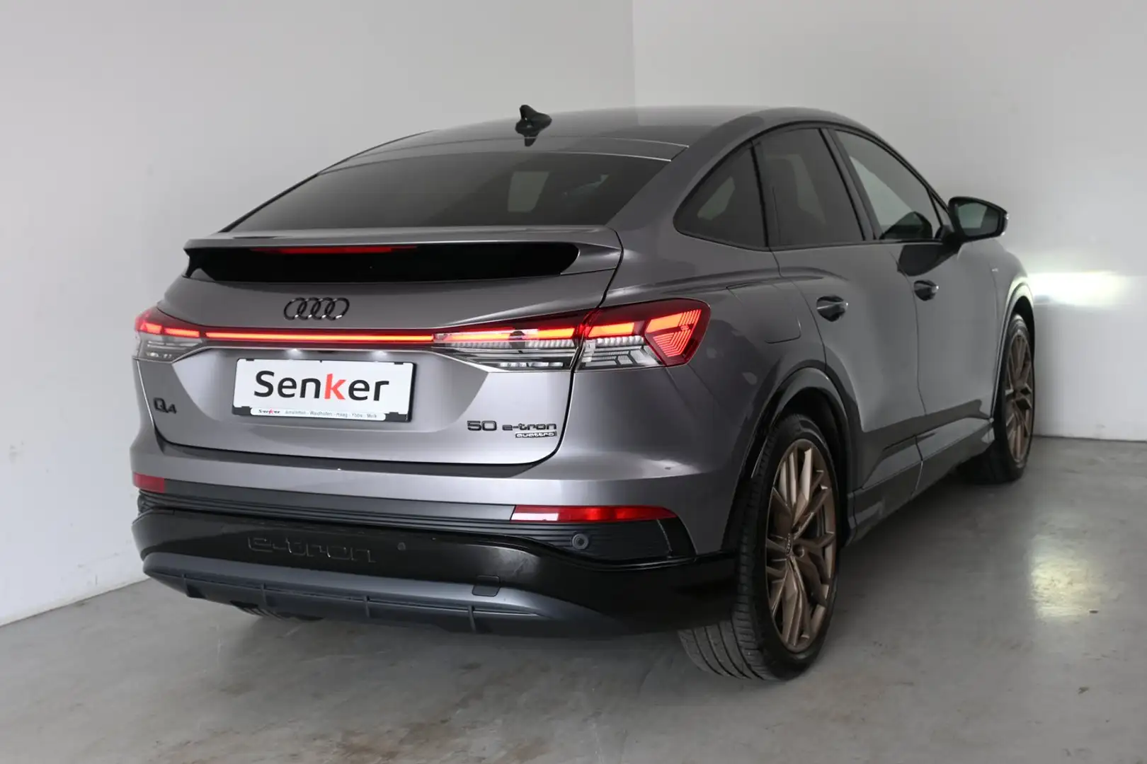 Audi Q4 e-tron Audi Q4 Sportback 50 e-tron quattro Grau - 2