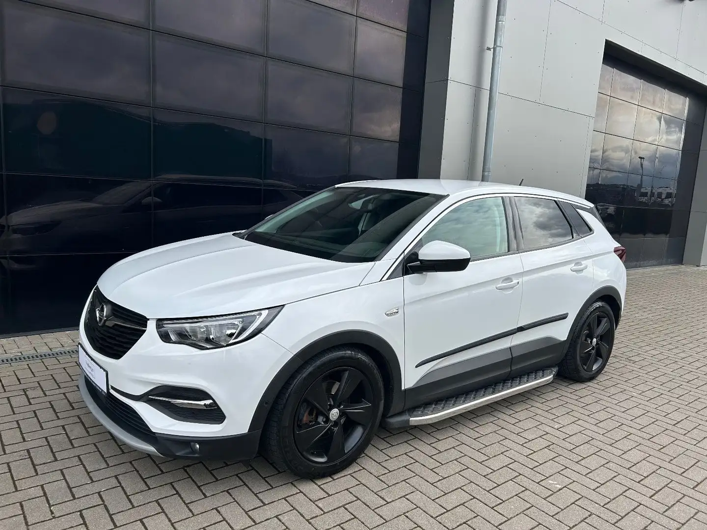 Opel Grandland X Autom|AHK|Kam|Sportsitz|elektr. Koff Weiß - 1