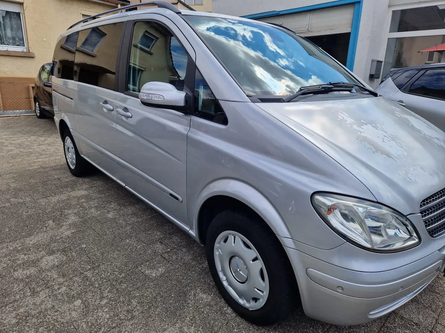 Mercedes-Benz Viano 2.2 CDI kompakt (639.811) Argent - 2
