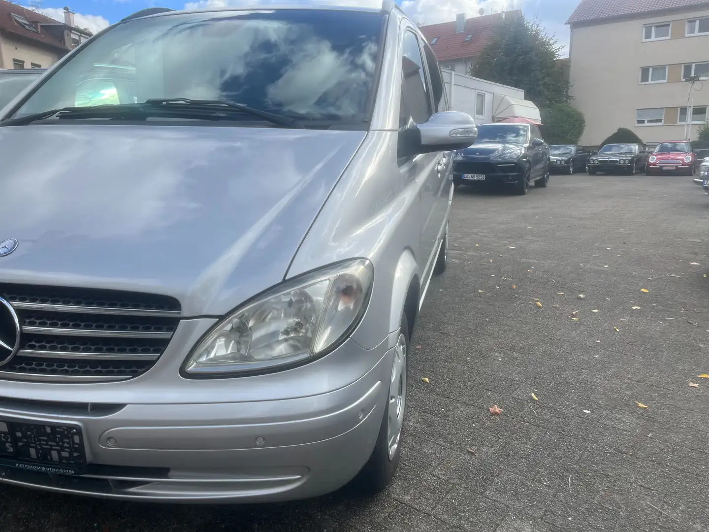 Mercedes-Benz Viano 2.2 CDI kompakt (639.811) Silber - 2