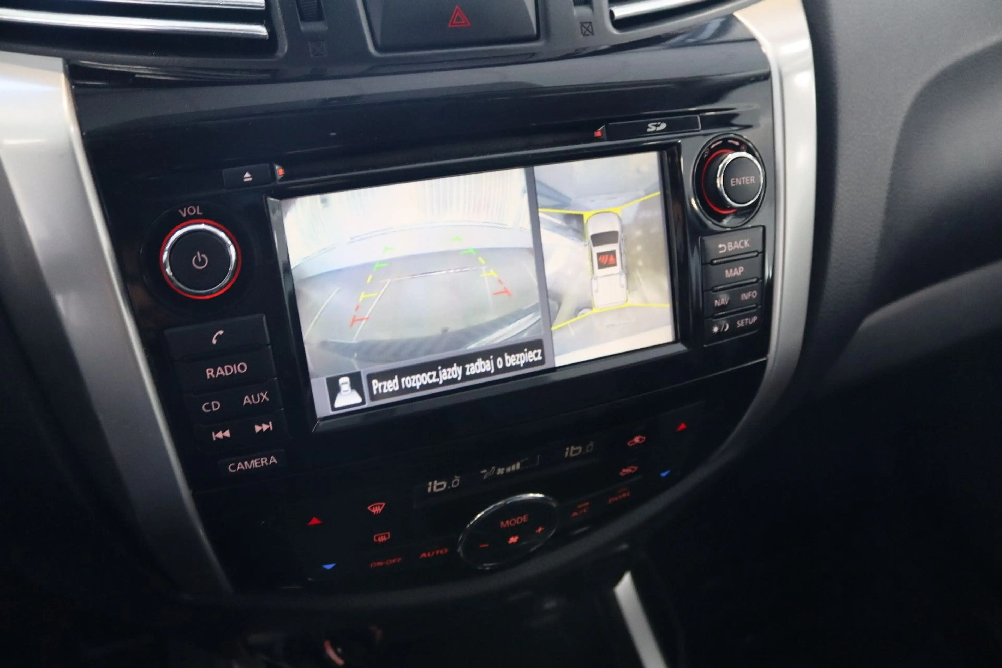 Nissan Navara NP300 Tekna Double Cab 4x4 — photo 15