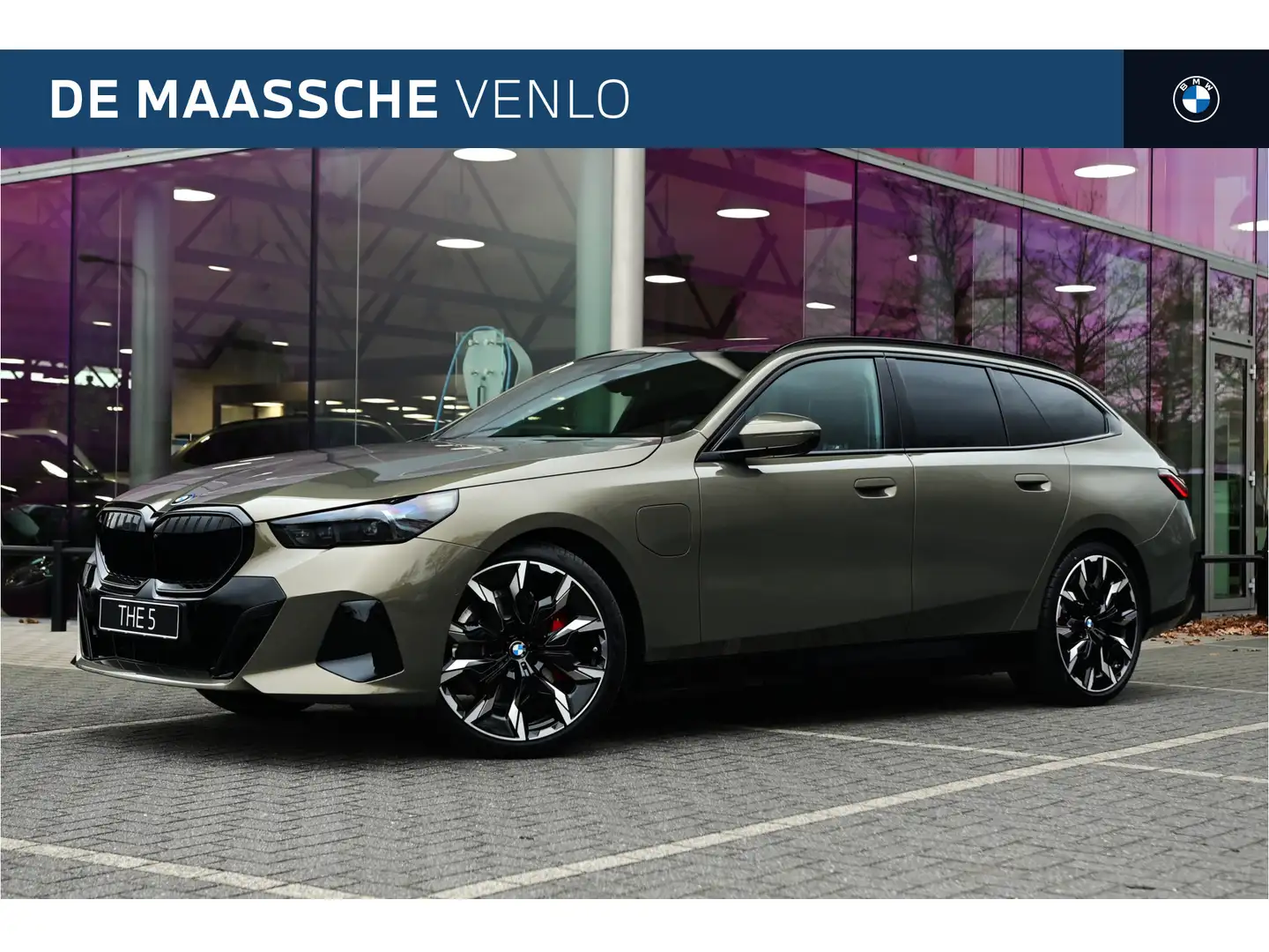 BMW 530 5 Serie Touring 530e M Sport Automaat / Panoramada Groen - 1