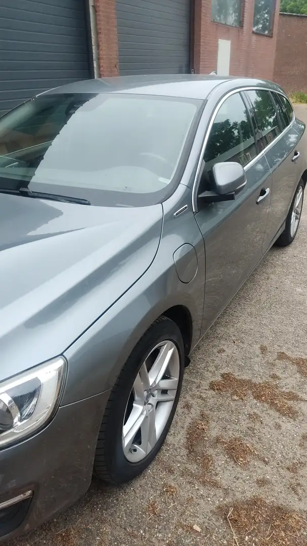 Volvo V60 V60 2.4 D5 Tw.En. L. Ed Grijs - 2