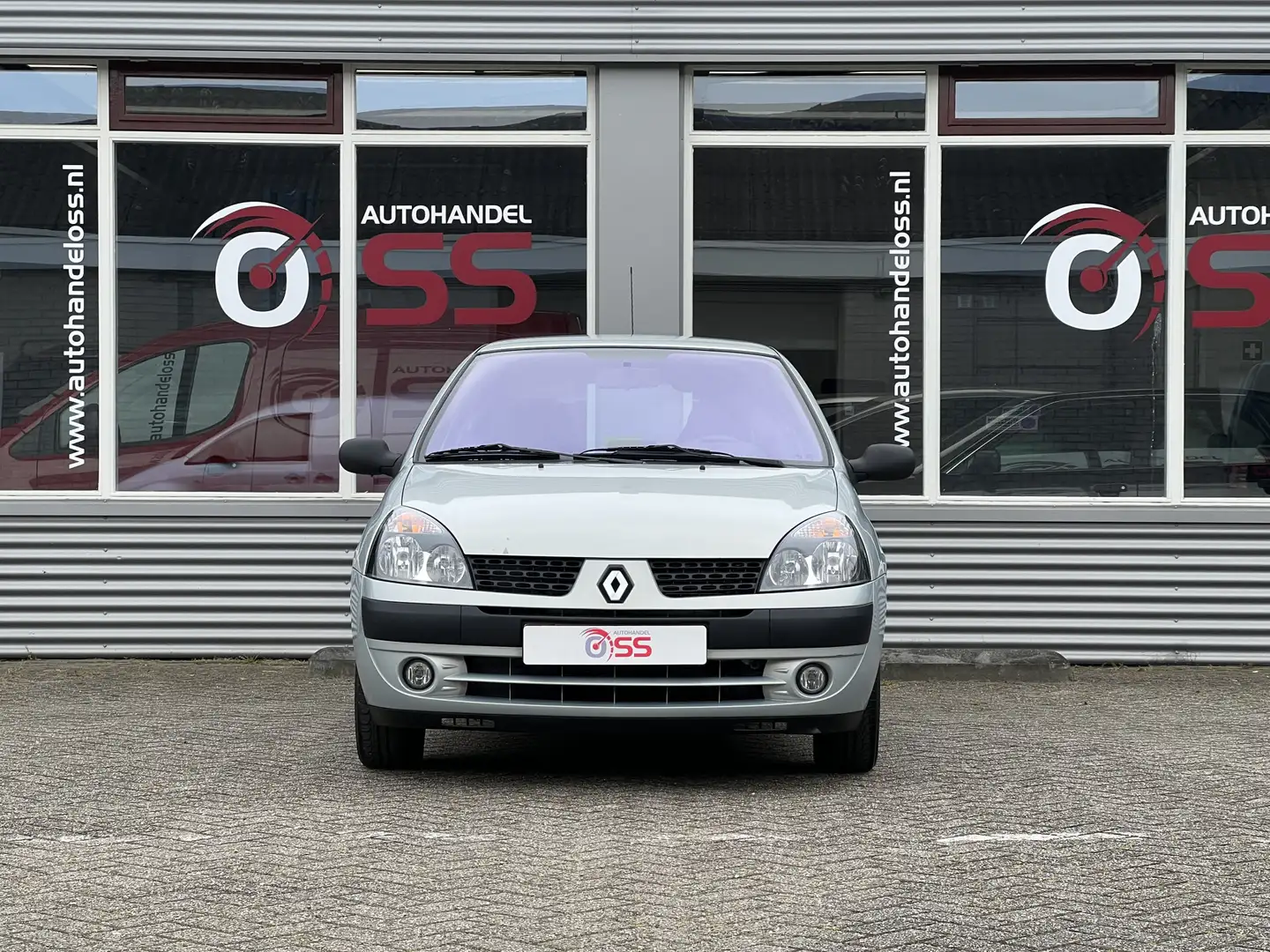 Renault Clio 1.2-16V Dynamique | AIRCO | 5 DEUR | NAP | Grijs - 2
