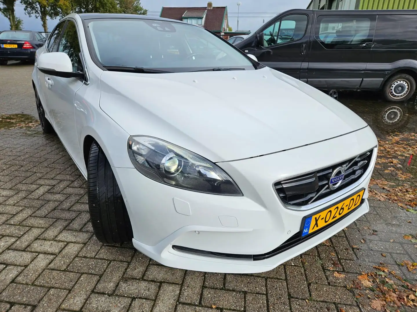 Volvo V40 1.6 T4 Summum 2012. Heico/Climate/Cruise/Leder/Pan Wit - 2