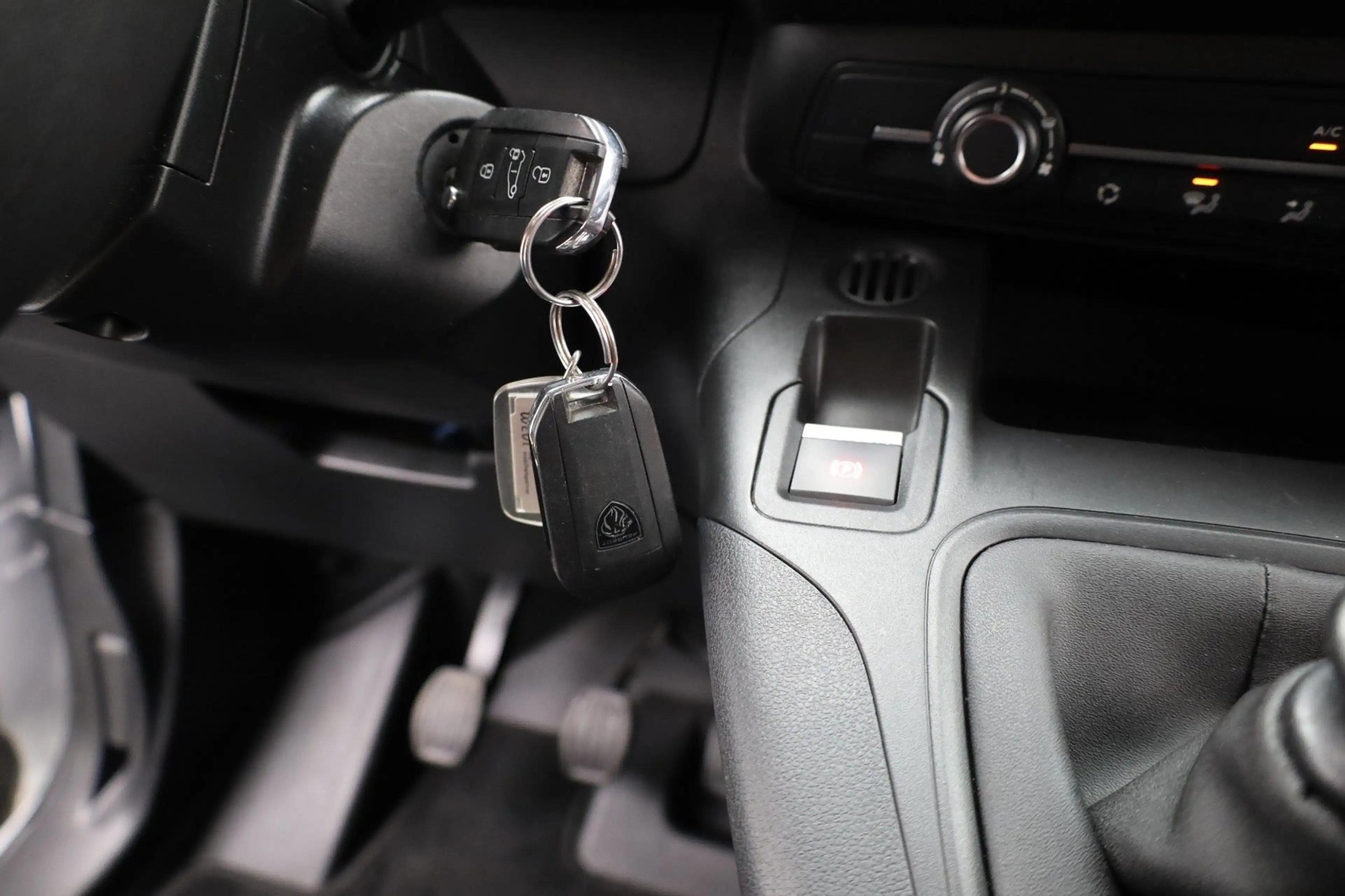 Peugeot Partner 1.5 BlueHDi 100 S&S L1 Trekhaak | Kunststof Laadvl — photo 14