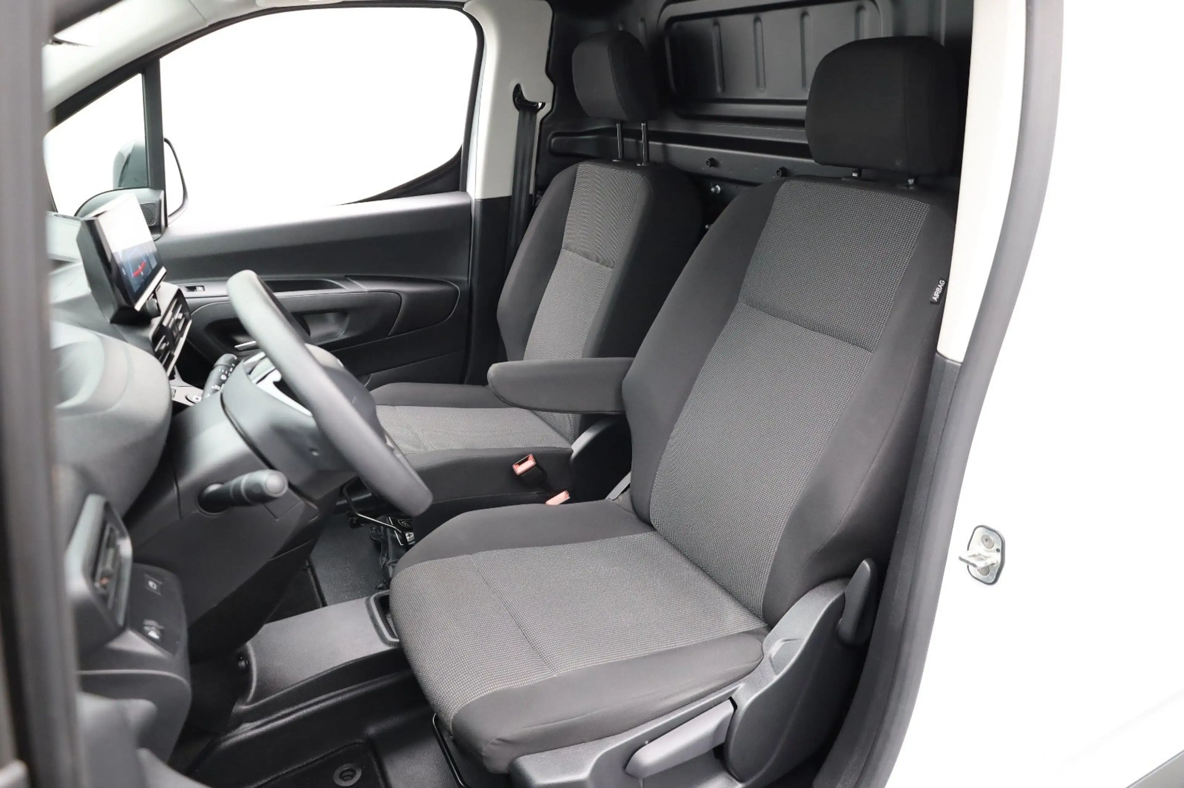 Peugeot Partner 1.5 BlueHDi 100 S&S L1 Trekhaak | Kunststof Laadvl — photo 30