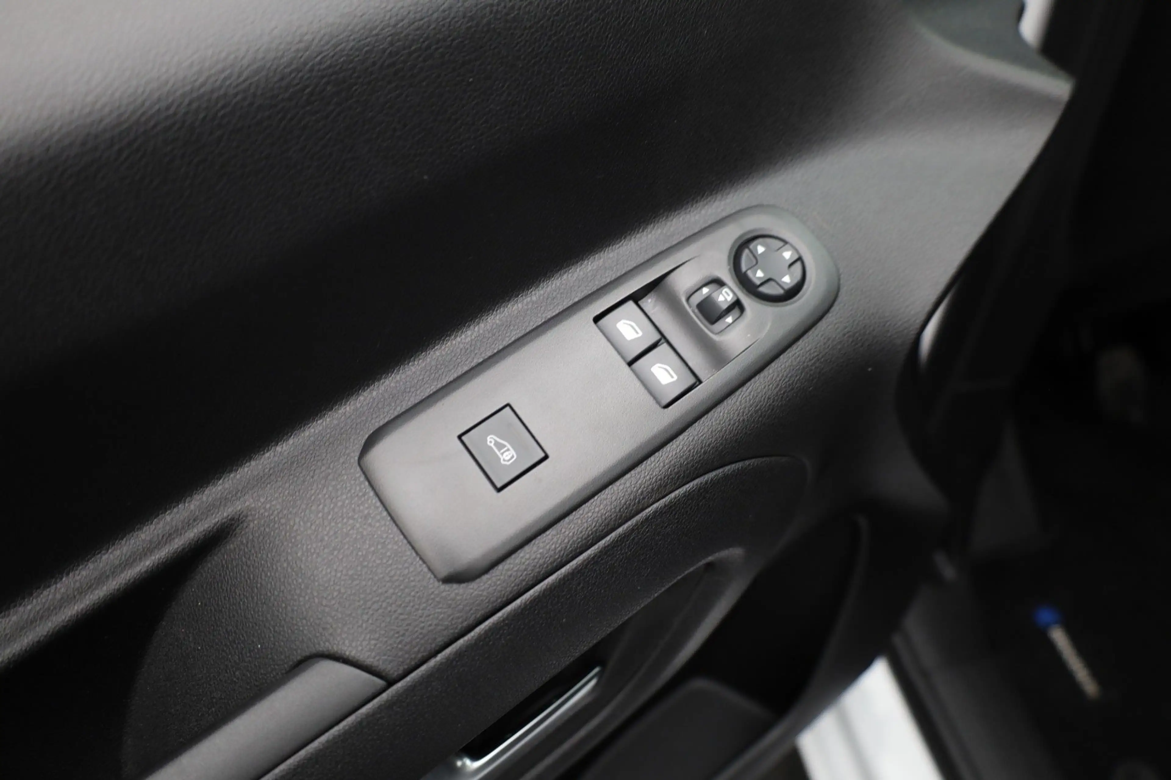 Peugeot Partner 1.5 BlueHDi 100 S&S L1 Trekhaak | Kunststof Laadvl — photo 32