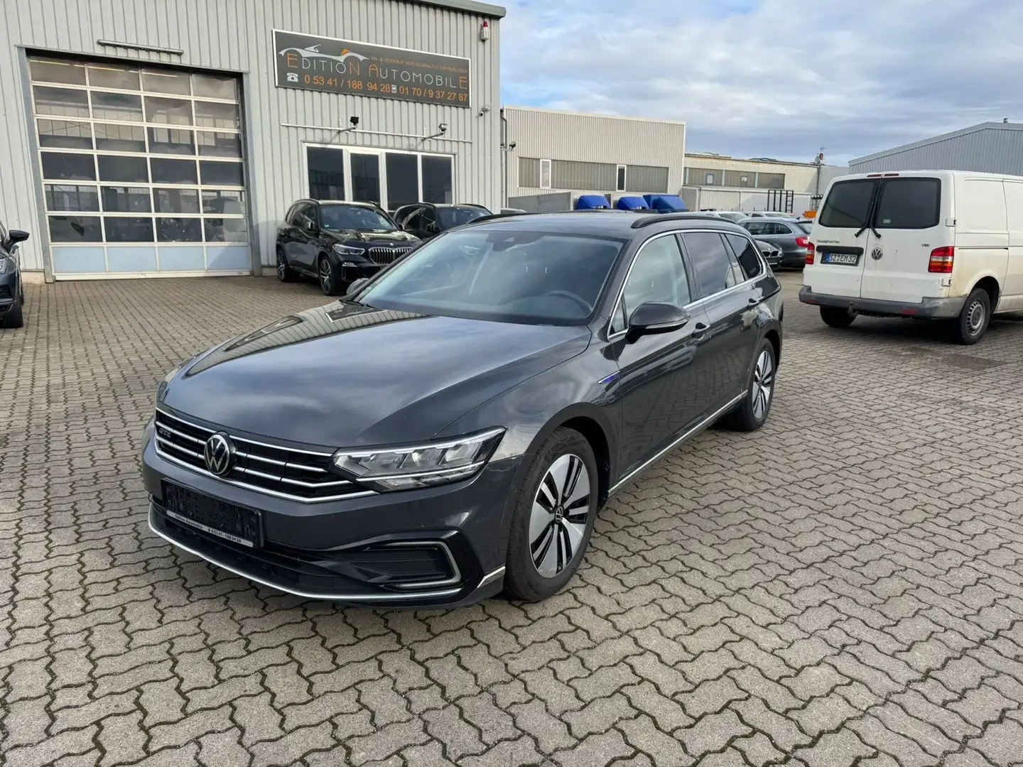 Volkswagen Passat Variant GTE-LED-NAVI Grau - 1