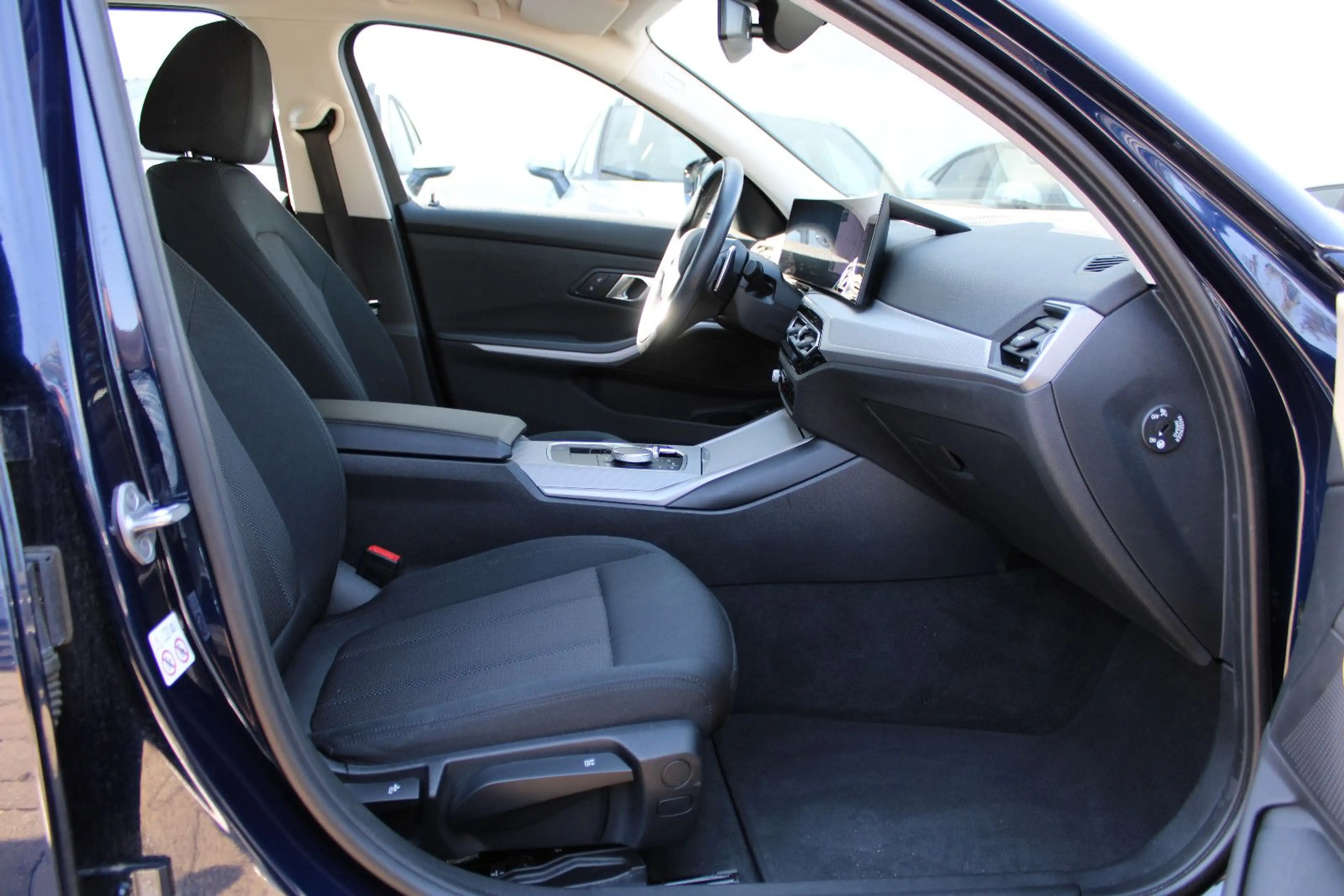 BMW 318 d Touring/HuD/Navi/Kamera/Sitzhzg/AHK — photo 14