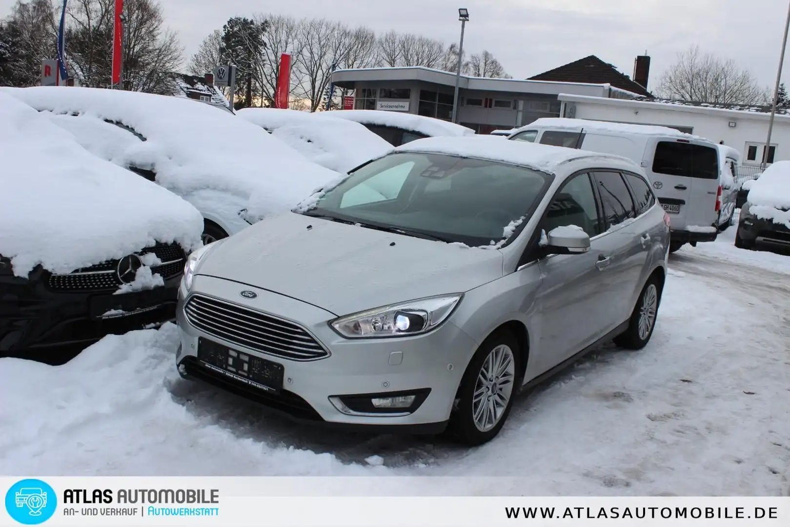 Ford Focus Turnier 1,5 TDCI Titanium Aut NAVI=XENON Argent - 1