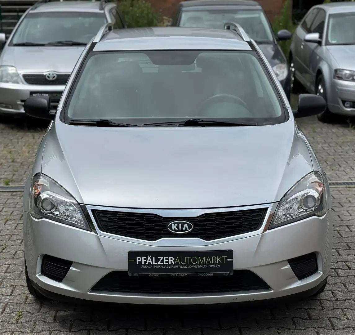 Kia Ceed SW / cee'd SW 89.000 km Scheckheftgepflegt Kombi Klima 8-fach Grau - 2