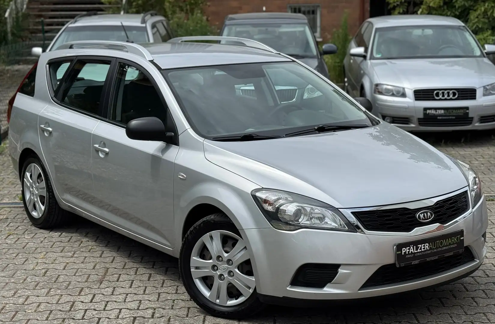 Kia Ceed SW / cee'd SW 89.000 km Scheckheftgepflegt Kombi Klima 8-fach Grau - 1