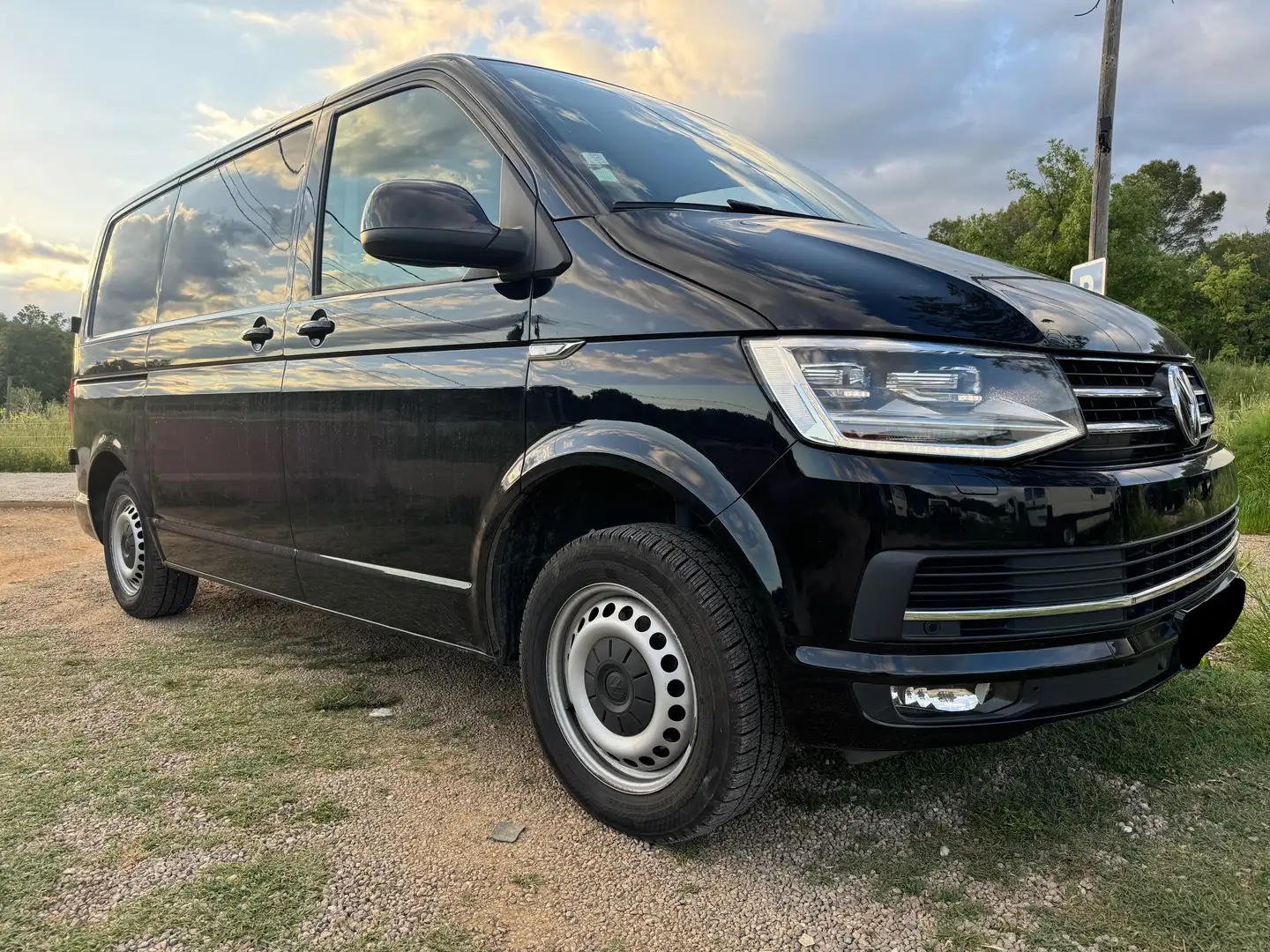 Volkswagen T6 Transporter Fourgon L1 2.0 TDI 16V Fourgon court DSG7 150ch Zwart - 1