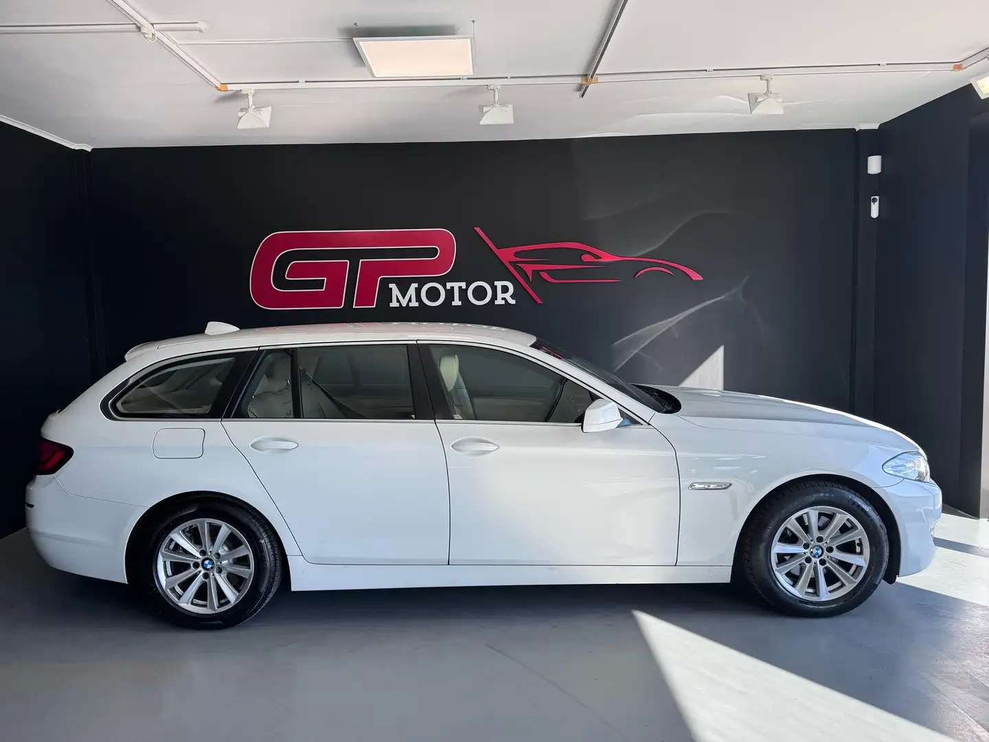 BMW 520 520d Touring Futura, TAGLIANDI, NAVI Bianco - 2