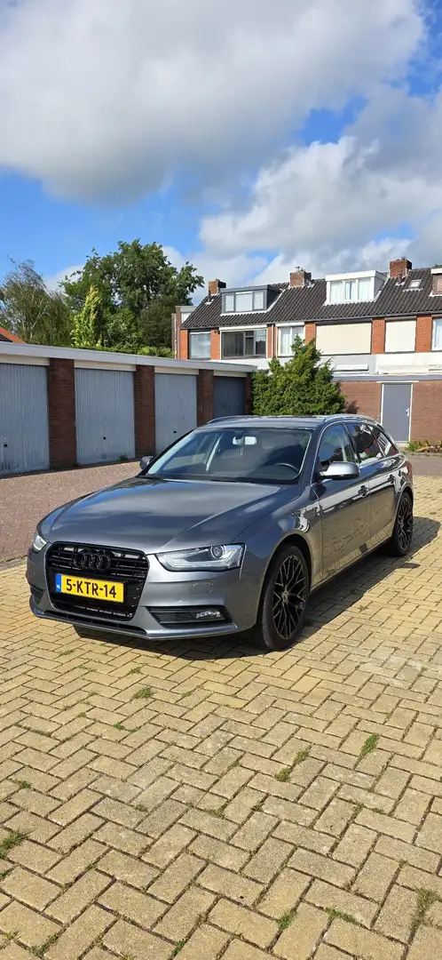 Audi A4 1.8 TFSI Business Ed Grijs - 2