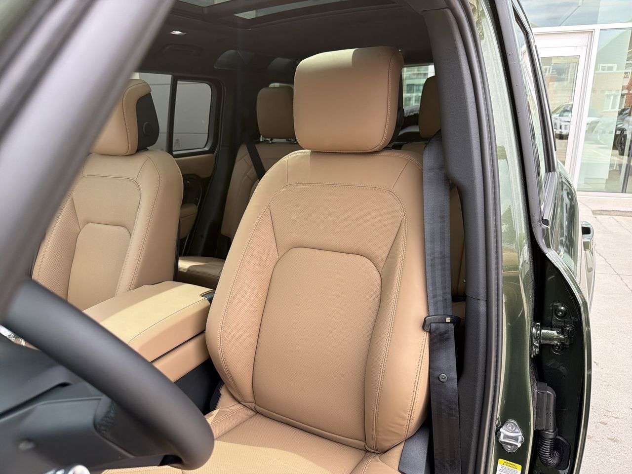 2026 Land Rover Defender 110 P300 S thumb 8