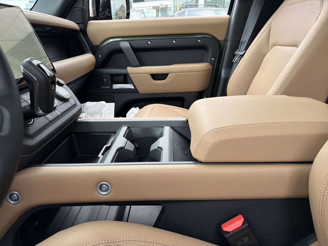 2026 Land Rover Defender 110 P300 S thumb 18