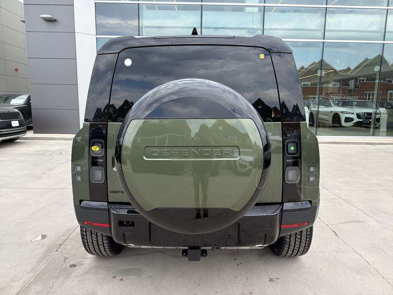 2026 Land Rover Defender 110 P300 S alt 4