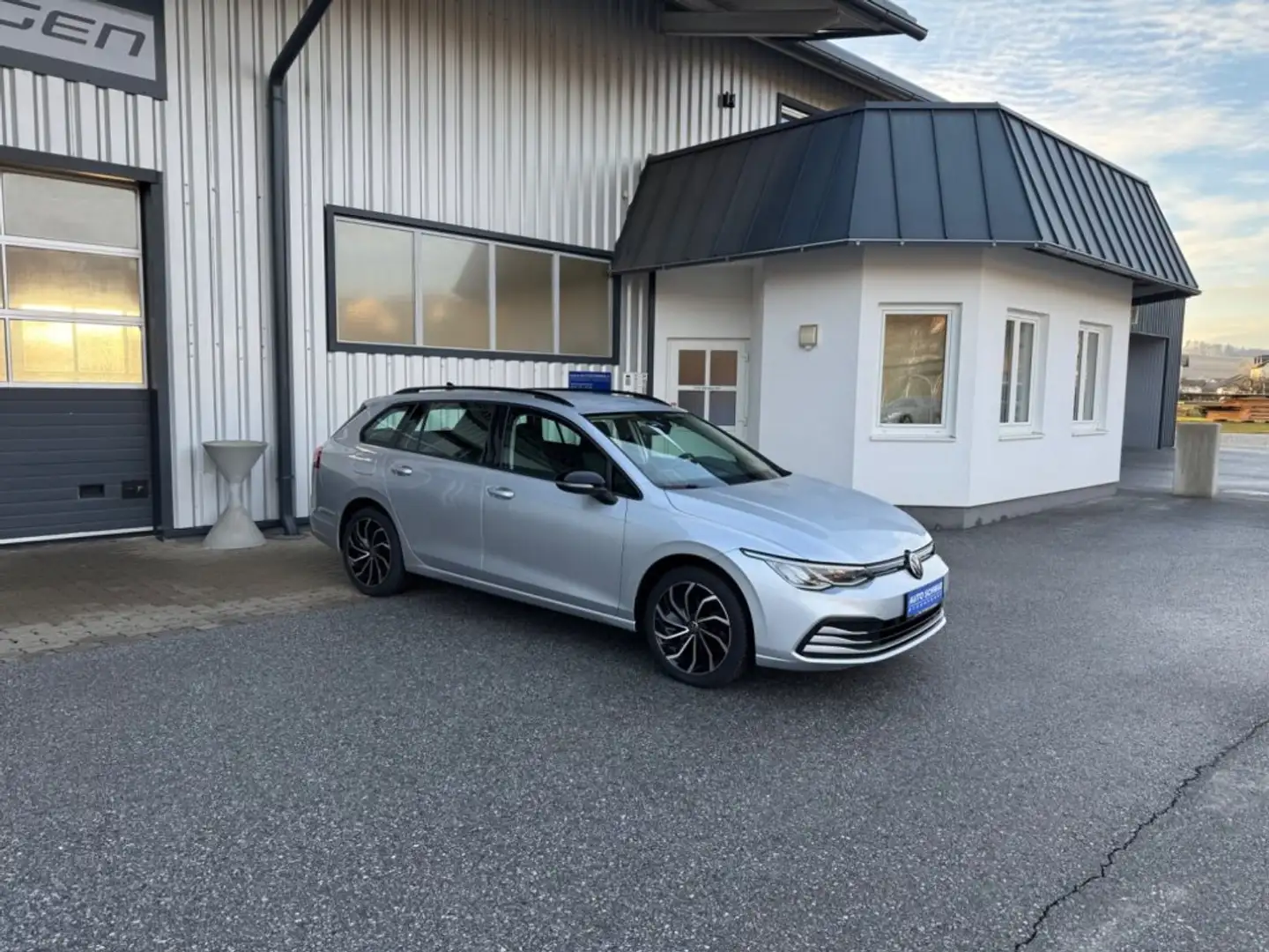 Volkswagen Golf Variant 2.0 TDI DSG Life*AHV* Silber - 1