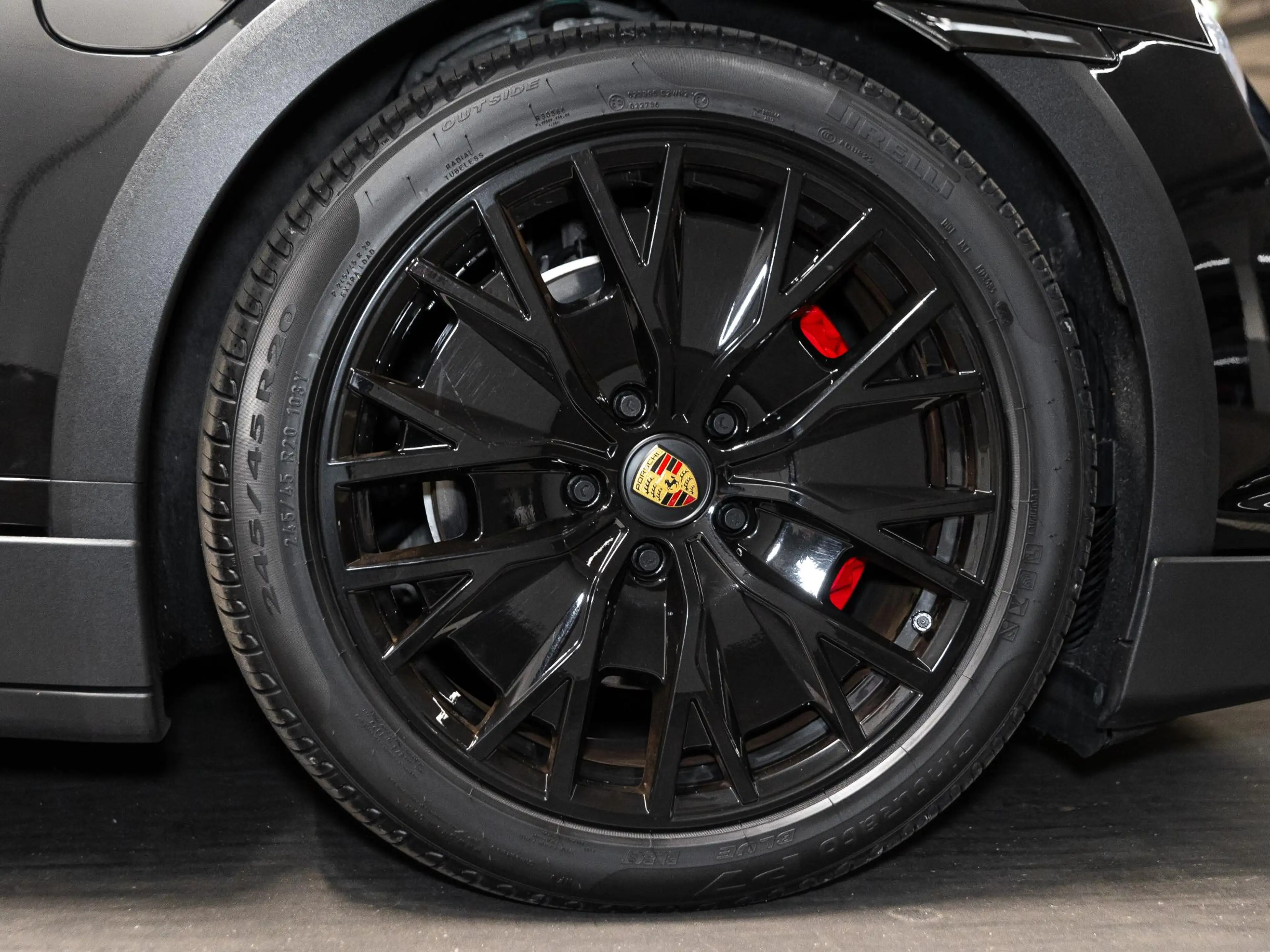 Porsche Taycan Cross Turismo 4S — photo 13