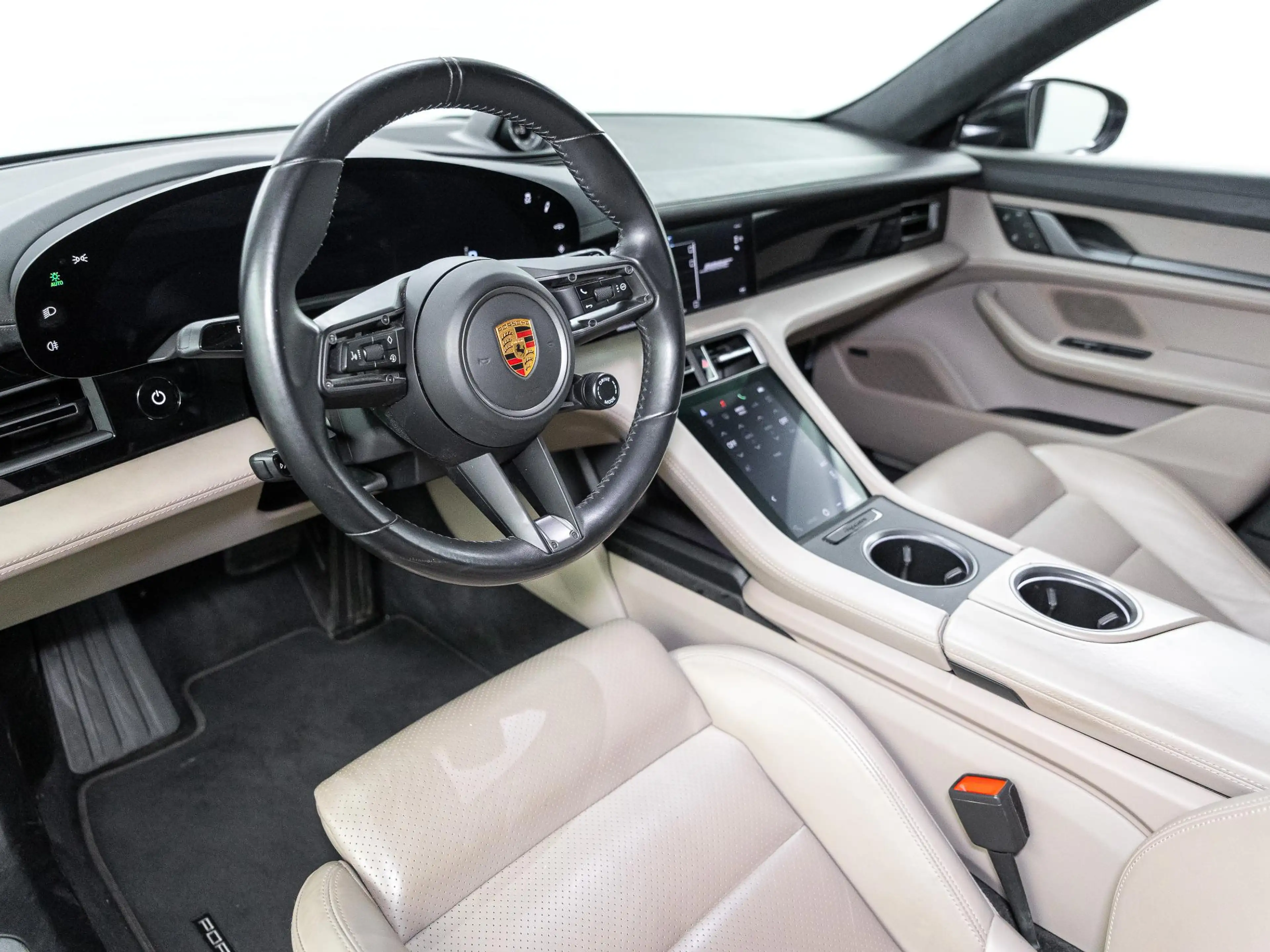 Porsche Taycan Cross Turismo 4S — photo 15