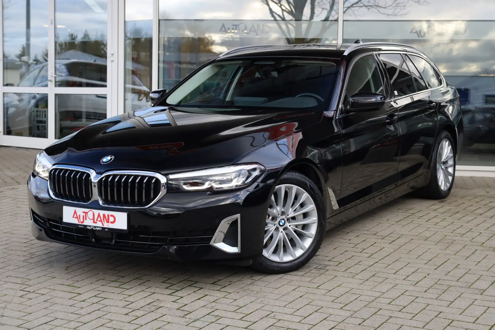 BMW 530 530e Touring Luxury Line Aut. LED Navi ACC Leder Schwarz - 2
