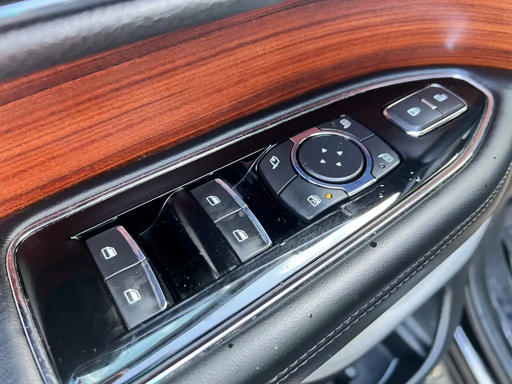 2019 Lincoln Navigator L Reserve | 360 Cam | Heated Steering Wheel | SYNC 3 — photo 6