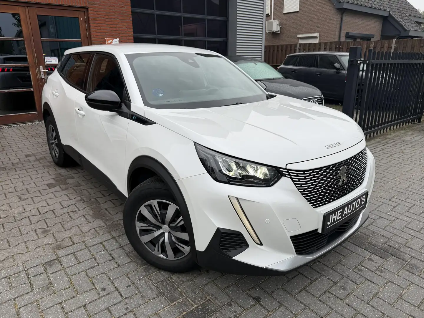 Peugeot e-2008 EV Active Pack 50 kWh | Camera | Carplay | Blanc - 2