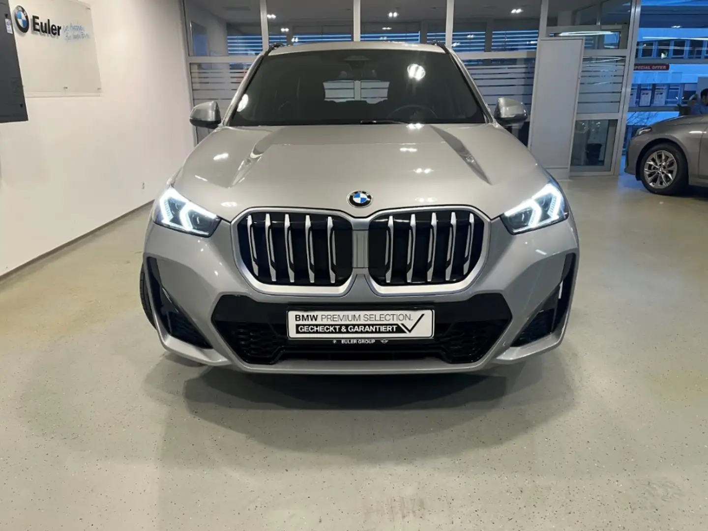 BMW X1 xDrive23d M Sport 19'' AHK Aktivsitz H/K Comf.Pak. Silber - 2