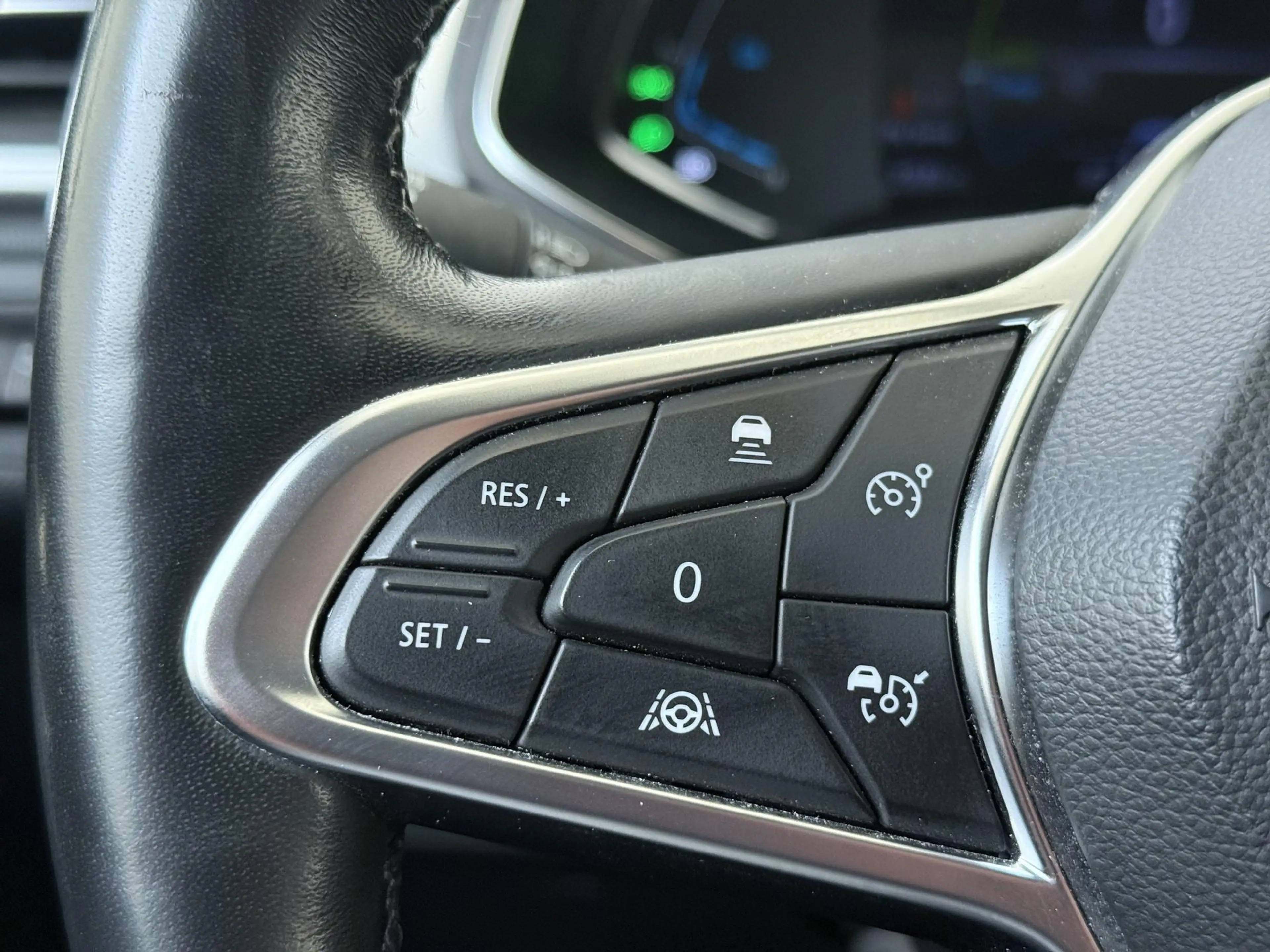 Renault Captur 1.6 E-Tech Hybrid 145 Intens Addaptive Cruise Cont — photo 12