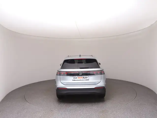 Volkswagen Tiguan view 6