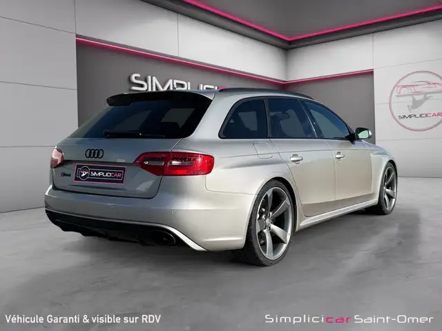 Audi RS4 view 8