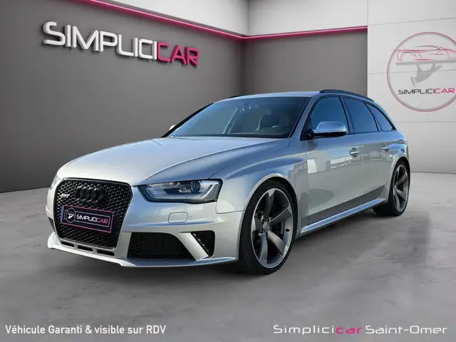 Audi RS4 view 5