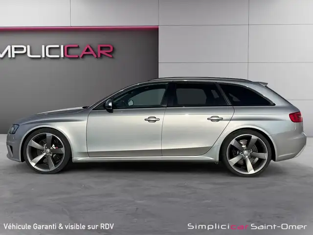 Audi RS4 view 6
