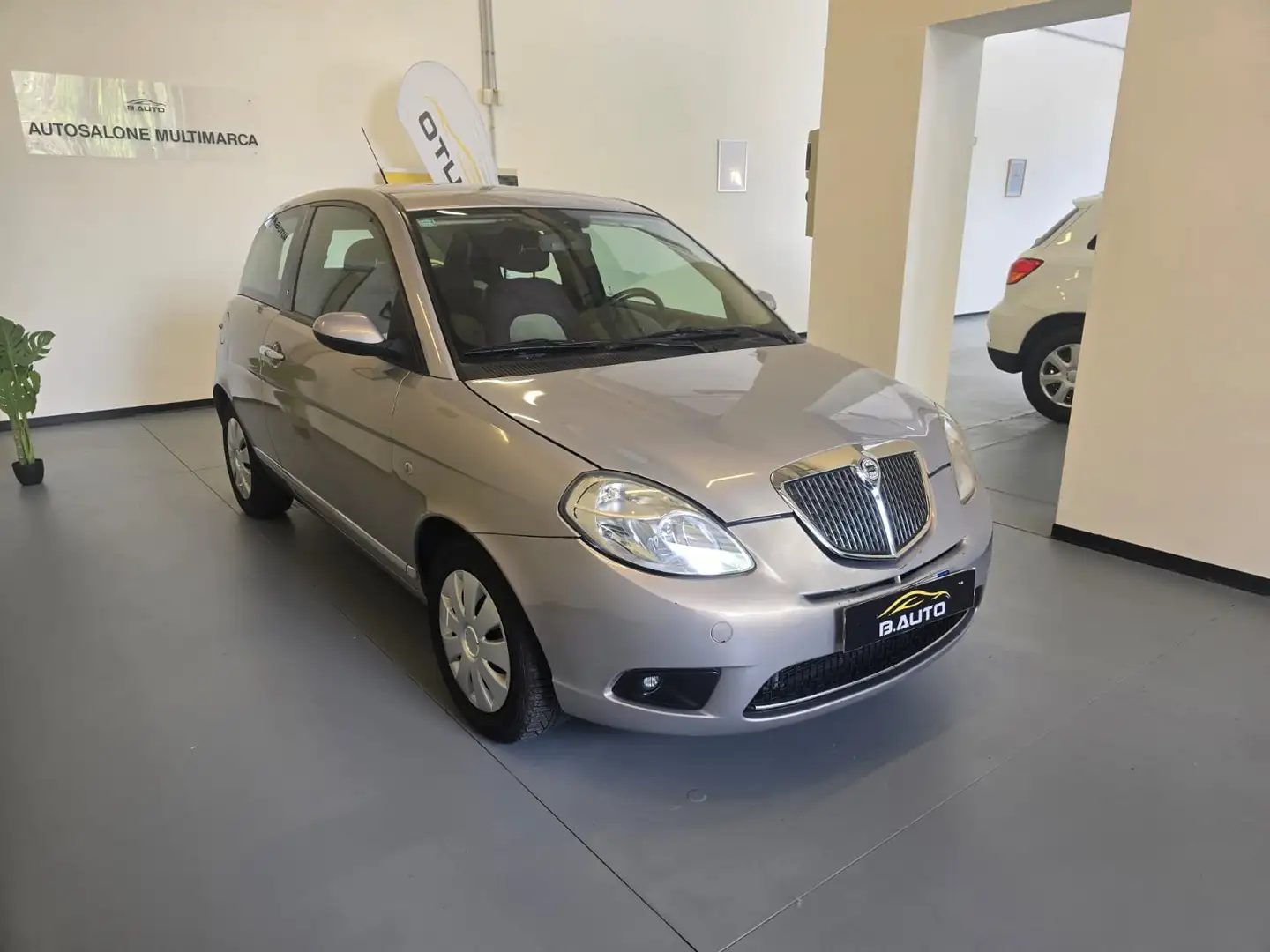 Lancia Ypsilon Ypsilon 1.4 16v Platino 6m Or - 2