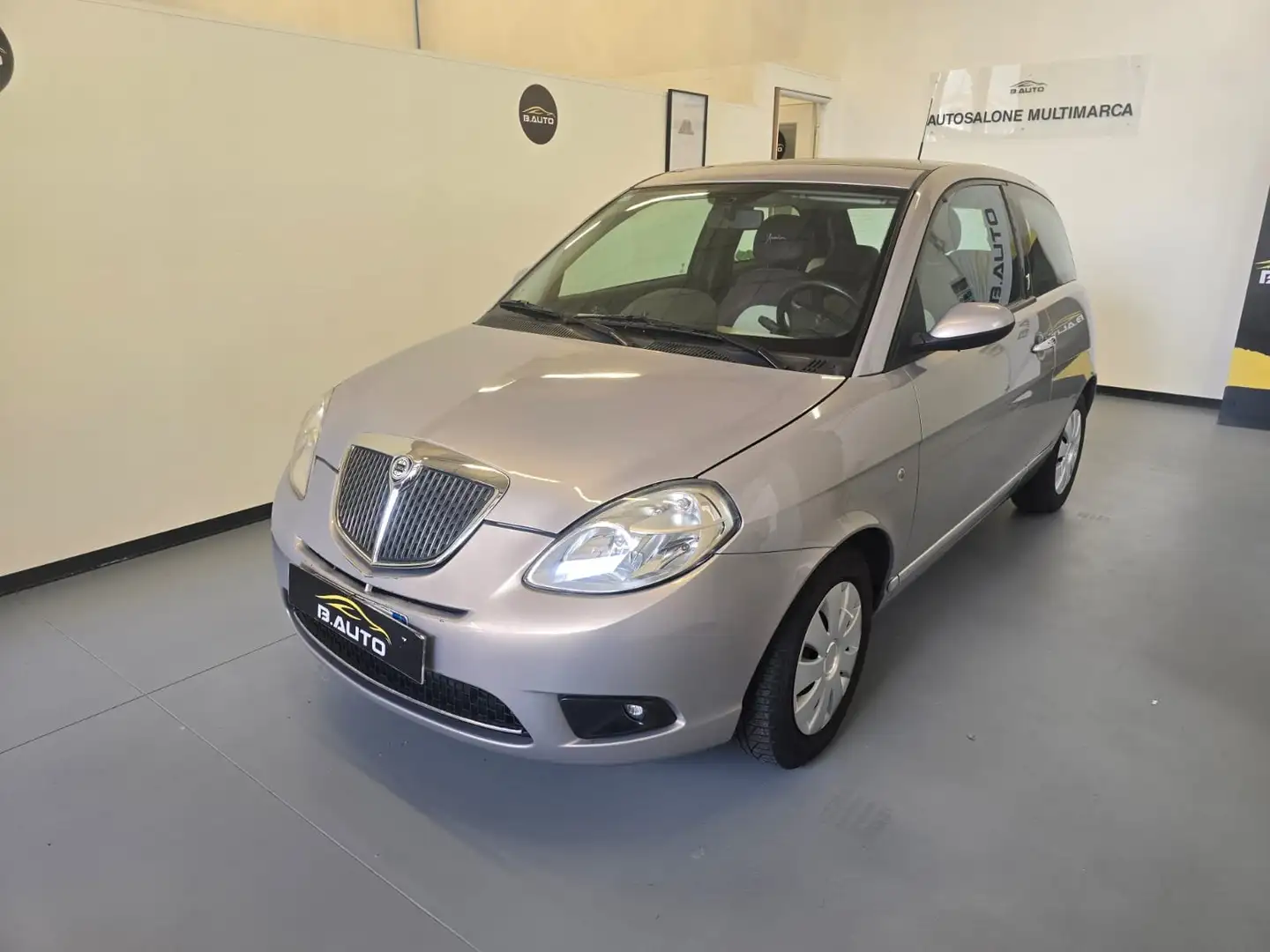 Lancia Ypsilon Ypsilon 1.4 16v Platino 6m Or - 1