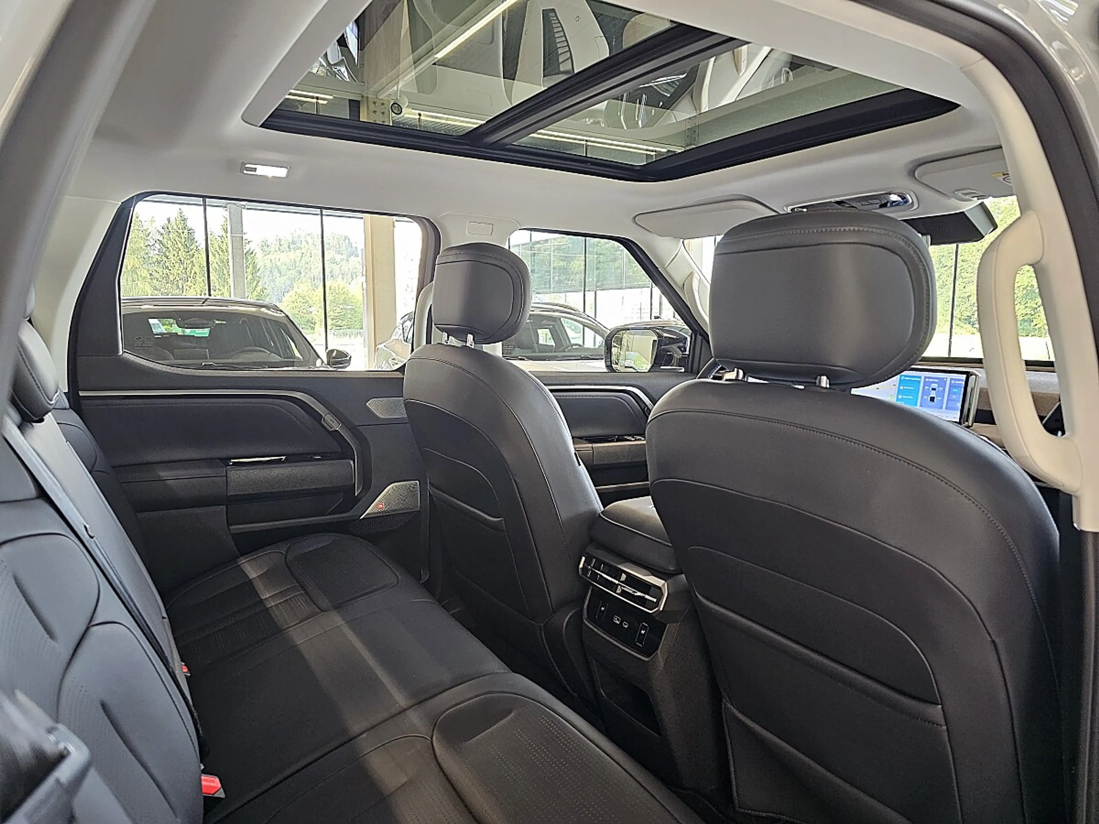 Maxus eTERRON 9 eTerron 9 3 102kWh 4WD Flagship — photo 12