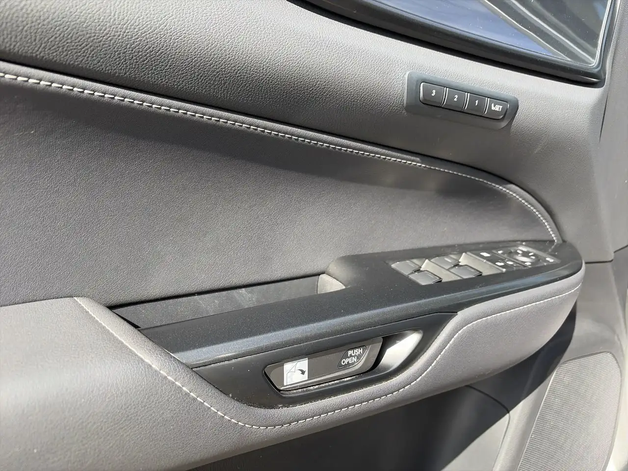 Lexus NX снимка Lexus NX