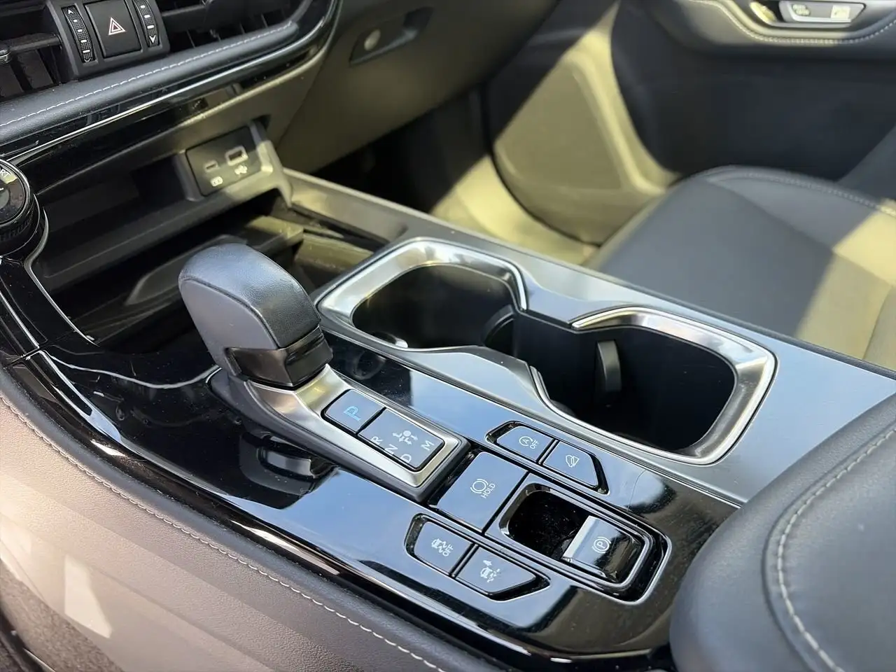 Lexus NX снимка Lexus NX