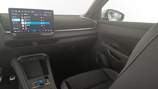 Volkswagen T-Roc view 11