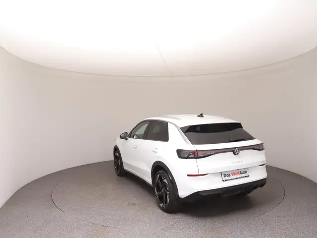 Volkswagen T-Roc view 5